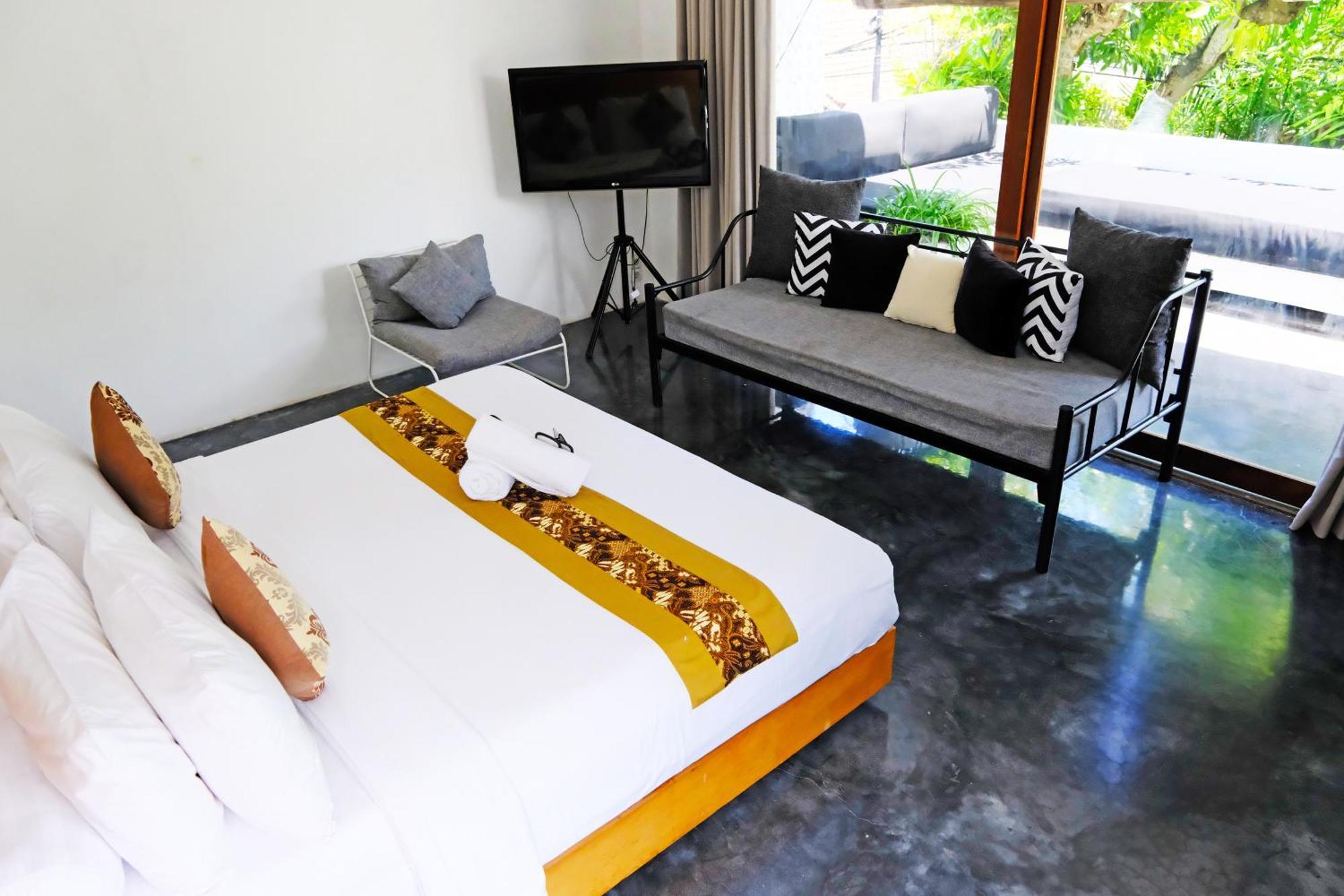 Modern & 3 Bedroom Cinema Seminyak (Bali)